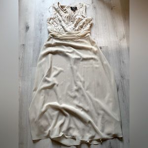 R&M Collection gown size 16‎
